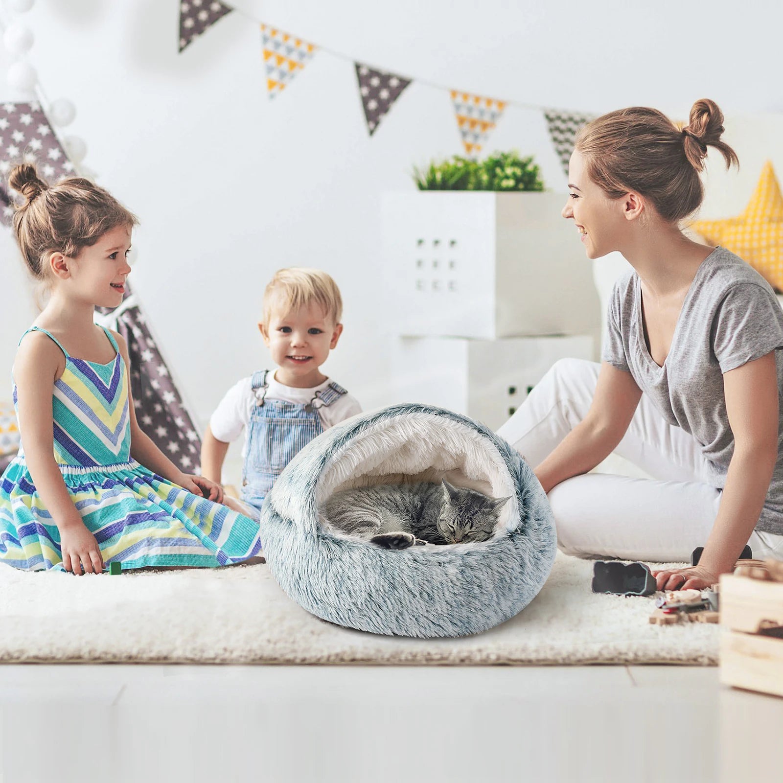Soft Comfortable Semi-Enclosed Cat Bed
